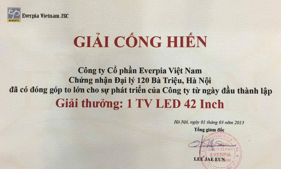 Everon Bà Triệu nhận giải cống hiến